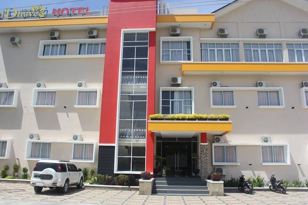 New D'Dhave Hotel Padang Kültér fotó
